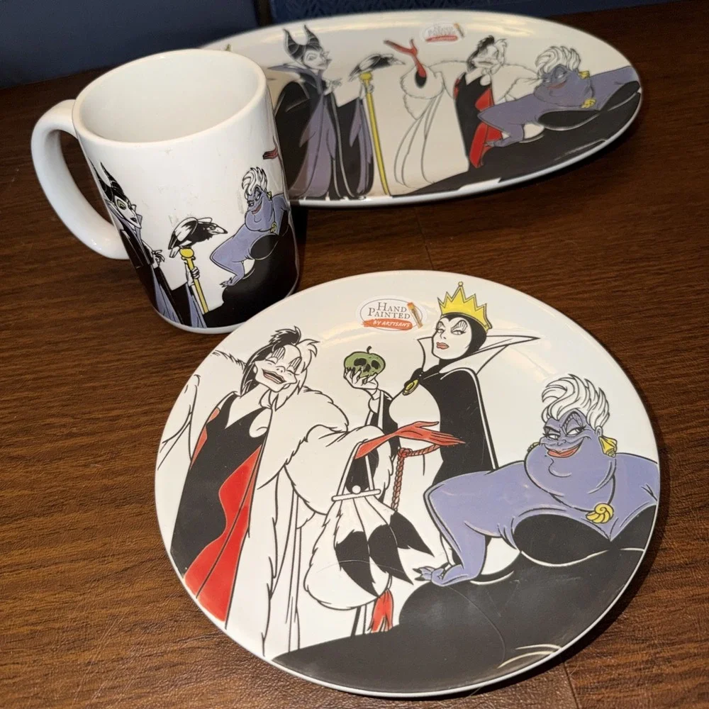 Disney Villains  Dinner Plate, Serving Platter, Mug.  New WOT‎ ZRIKE